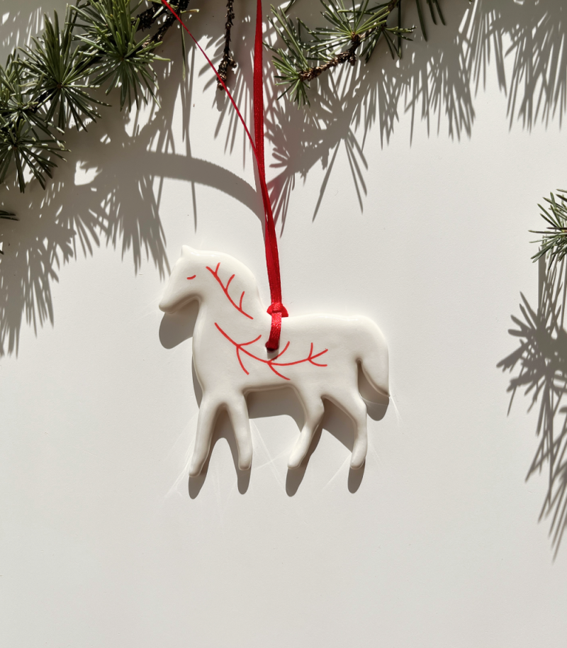 Konj, ukras za božićno drvce